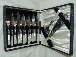 Stylish Antique Silver Plated Mother Of Pearl Fish Cutlery Set J Blyde Sheffield