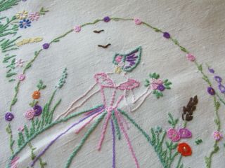 Vintage Hand Embroidered Linen Tablecloth 50 