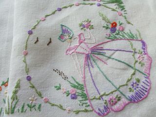Vintage Hand Embroidered Linen Tablecloth 50 