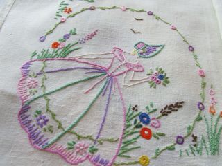 Vintage Hand Embroidered Linen Tablecloth 50 