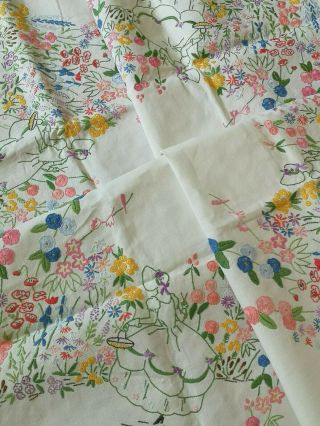 VINTAGE EMBROIDERED CRINOLINE LADIES DEEP FLORAL PRETTY TABLECLOTH 8