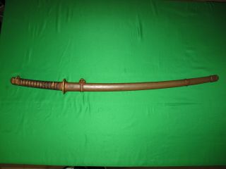 Japanese WW2 Army Sword with Signed Tang and Matching Fitting 9