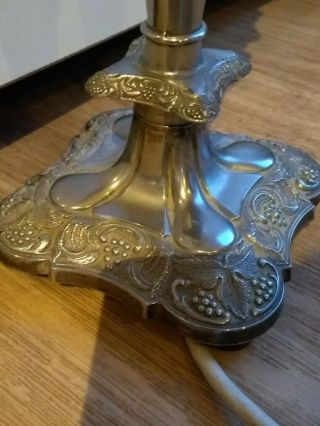 A GOOD QUALITY ANTIQUE SILVER PLATE EMBOSSED TABLE LAMP 4