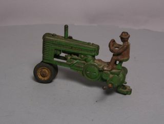 Arcade Vintage Cast Iron John Deere Tractor with Driver 2