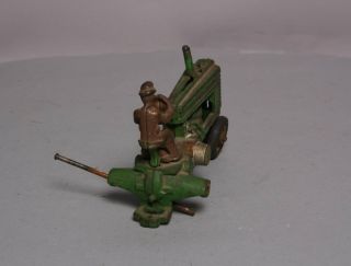 Arcade Vintage Cast Iron John Deere Tractor with Driver 4