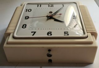 Vintage Telechron Bakelite Art Deco Electric Wall Clock Model 2H15S 3