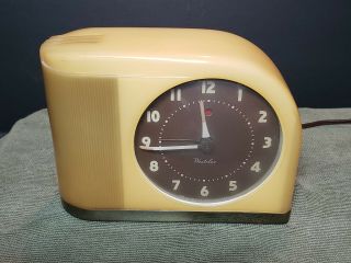 Vintage Westclox Moonbeam Bakelite Electric Alarm Clock Model S5 - J