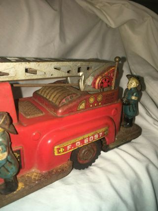 Vintage Toy Nomura Fire Truck Japan FD 6097 LITHOGRAPHED TIN BATTERY 4 Men 1950s 7