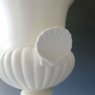 2 x Wedgwood Barlaston Etruria shell clam handles urn vase planter jardiniere 4