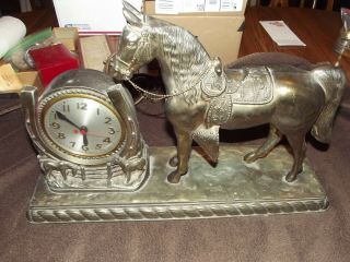 Vintage Sessions Metal Horse And Horseshoe Electric Clock
