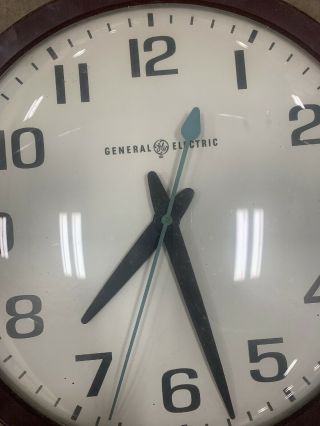 Vintage General Electric Model 2012 Mid Century School Wall Clock Glass Face 2