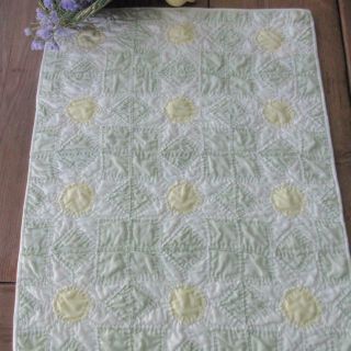 Vintage Pastel Green & White SunFlower Table Quilt Runner 18x22 3