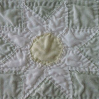 Vintage Pastel Green & White SunFlower Table Quilt Runner 18x22 4