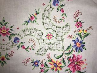 Vintage Embroidered Cross - Stitched Hand - Worked Drawn Lace Table Cloth,  6 Napkins