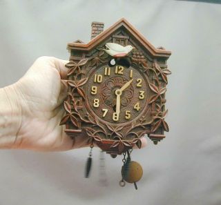Vintage Lux Pendulette Moving Bobbing Bird Cuckoo Clock