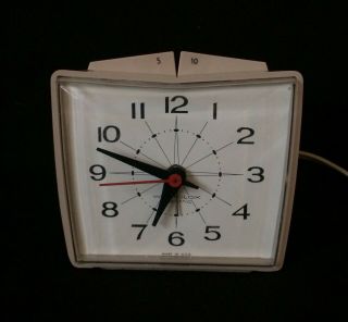 Vintage Westclox Electric Alarm Clock W/ Snooze Almond.