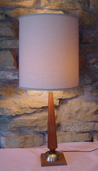 Vtg Mid - Century Modern Obelisk Teak Wood Table Lamp Danish Modern