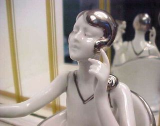 Rare Art Deco 1920 ' s Flapper Lady Holding Harlequin Doll Porcelain Figurine 3