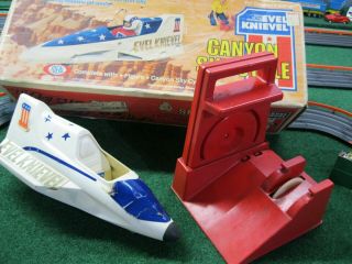 Vintage 1973 Evel Knievel Canyon Stunt Sky Cycle With Launcher And Box