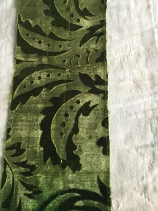 Early 18 Th Century Florentine Silk Velvet Fragment 4