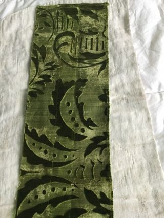 Early 18 Th Century Florentine Silk Velvet Fragment 5