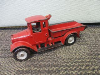 VINTAGE ARCADE CAST IRON INTERNATIONAL HARVESTER RED BABY DUMP TRUCK 3