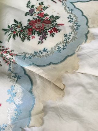 Mid 19 Th Century Silk Brocade Flounce With Beautuful Roses 5