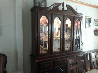 Kincaid Furniture Solid Cherry / Cherry China Cabinet - Made In Us