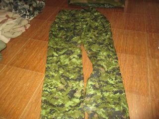 CANADIAN CADPAT ISSUE COMBAT PANTS,  Very Good 6