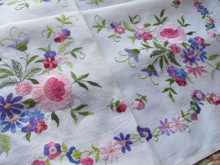Vintage Hand Embroidered Linen Tablecloth - FLORAL ' S & FOLIAGE 6
