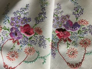 GORGEOUS VINTAGE LINEN HAND EMBROIDERED TABLECLOTH ANEMONES/FORGET ME NOTS 2