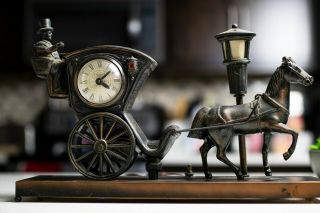 Vintage United Metal Goods Hansom Cab Horse & Carriage Clock Model 701