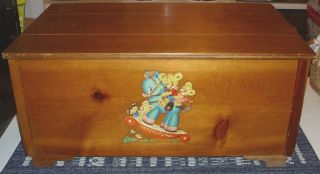 VINTAGE ANTIQUE WOOD TOY BOX TOY CHEST WITH CHILDREN ' S DECAL 1950 ' s LOOK 2