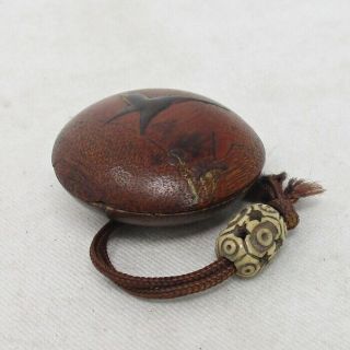 G887: Real Old Japanese Cultural Netsuke Of Wood Carving With Bird Makie.