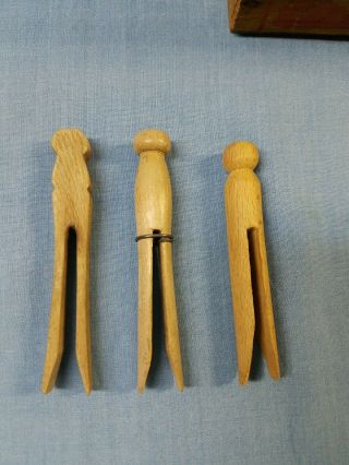 VTG 70 ANTIQUE WOOD CLOTHES PINS in WOOD CHEESE BOX 4 COUNTRY LAUNDRY DECOR 6