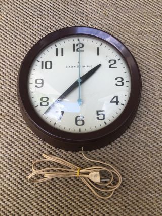 Vintage General Electric 10in School Clock Model 2008a