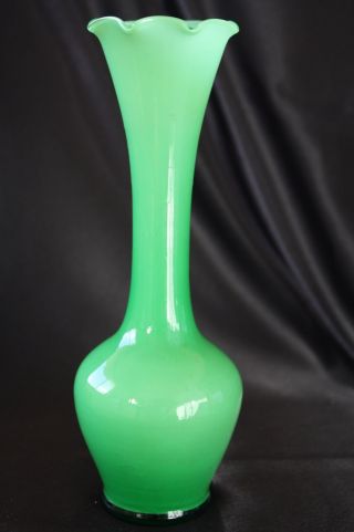 Vintage 1930s Green Glass Vase