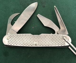 1974 U.  S.  military CAMILLUS folding pocket knife Vietnam era. 2