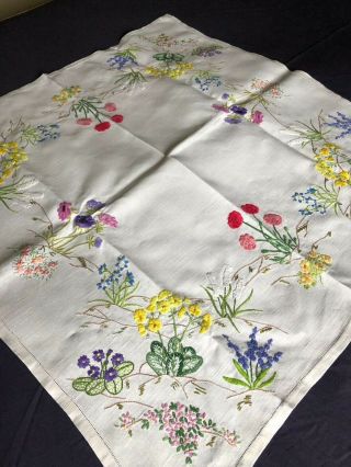 Sweet Vintage Floral Hand Embroidered Small Square Cream Irish Linen Tablecloth 8