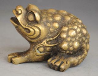 Chinese Old Fengshui Pure Copper Hand - Carved Toad Statue C02