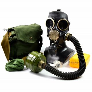 Soviet Gas Mask Gp - 7v.  Full Set,  Black Rubber Hose.  Full Equipment.  Size M