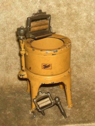 Circa 1910 - 1920 Arcade Manufacturing Co.  701 B Cast Iron Toy Washing Machine