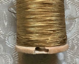 HEAVY VINTAGE REEL FRENCH GOLD EMBOSSED TINSEL METAL METALLIC THREAD 100g 4oz 56 5