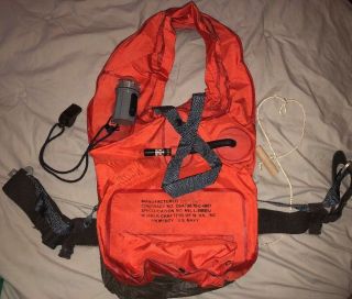 Vintage 1976 Us Navy Fighter Pilot Life Vest Complete W Beacon & Whistle & Co2