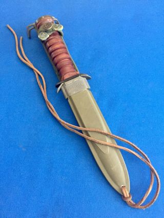 Post WWII 2 Paratrooper USM3 U.  S M3 Camillus Blade marked Trench Fighting Knife 12