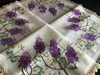 PRETTY VINTAGE HAND EMBROIDERED TABLECLOTH LILAC BLOSSOMS/LACE TRIM 3