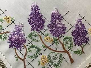 PRETTY VINTAGE HAND EMBROIDERED TABLECLOTH LILAC BLOSSOMS/LACE TRIM 4