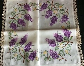 PRETTY VINTAGE HAND EMBROIDERED TABLECLOTH LILAC BLOSSOMS/LACE TRIM 5