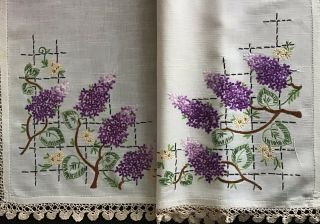 PRETTY VINTAGE HAND EMBROIDERED TABLECLOTH LILAC BLOSSOMS/LACE TRIM 7
