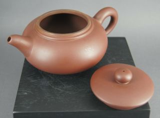 FINE SIMPLE CHINESE YIXING TEAPOT W/ CHARACTER MARK TO BASE,  HANDLE & LID NR 5
